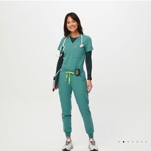 Catarina™ One-Pocket Scrub Top and Zamora™ Jogger Scrub Pants